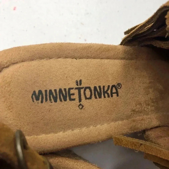 Minnetonka Women’s Sz 10 Cognac Leather Fringe Ankle Strap Open Toes sandals - Picture 4 of 6